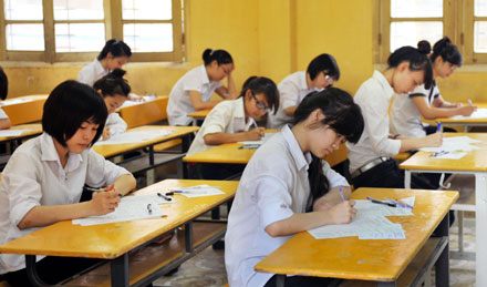 Hà Nội hạ điểm chuẩn vào lớp 10 trường chuyên